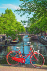 Póster Bicicleta roja en un canal de Ámsterdam